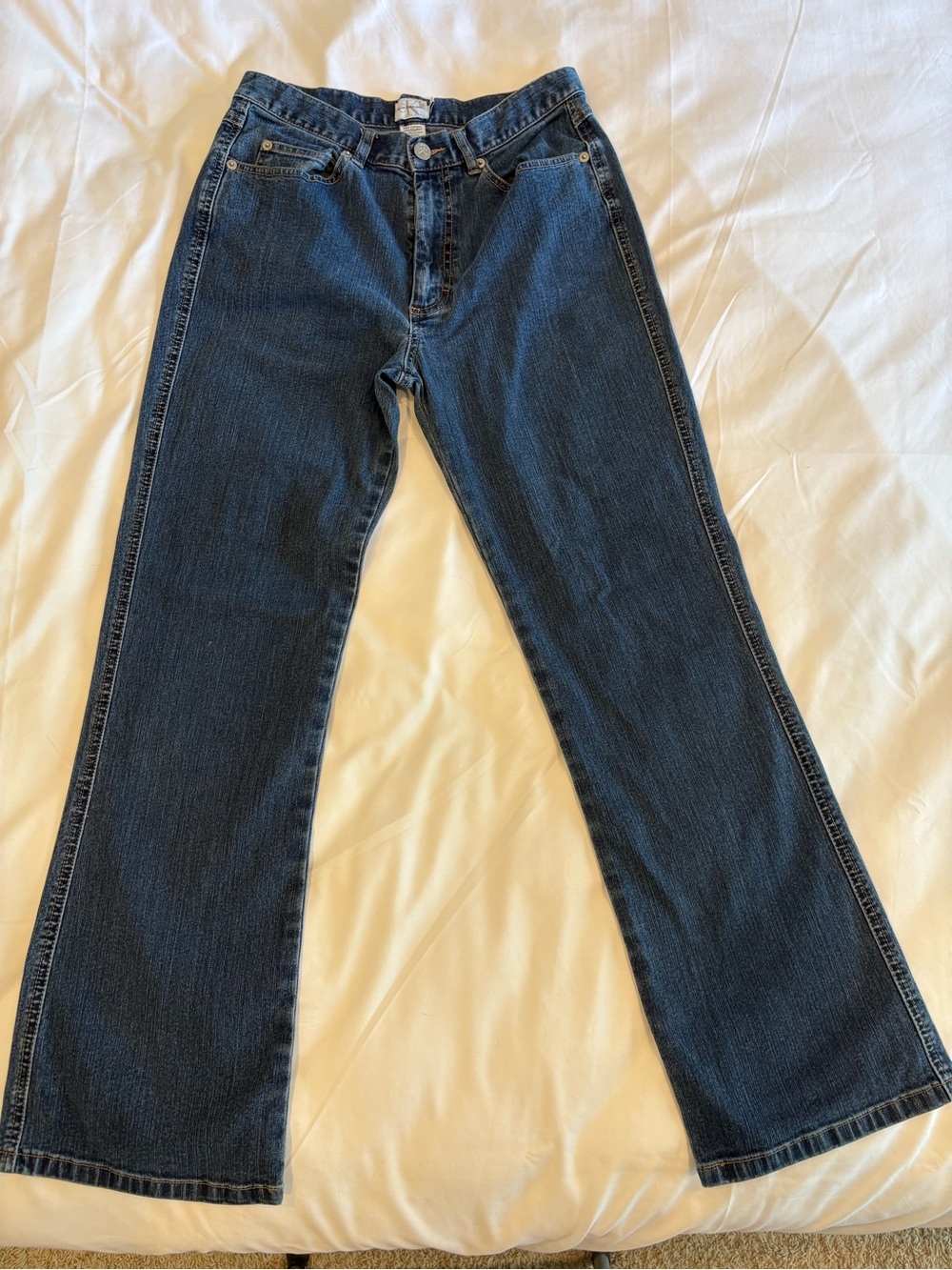 Calvin Klein Jeans Women’s Dark Blue Bootcut Jeans size 6/27in inseam